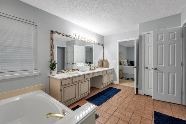4523 Wescott Drive, Grand Prairie, TX 75052