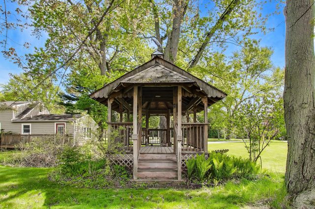 4321 N Wozniak Road, Michigan City, IN 46360
