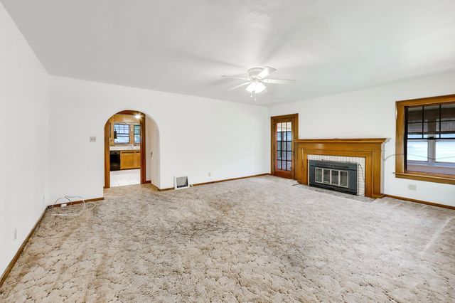 4321 N Wozniak Road, Michigan City, IN 46360