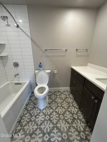 24 Minuteman Court, Halfmoon, NY 12065