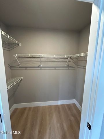 24 Minuteman Court, Halfmoon, NY 12065