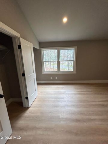 24 Minuteman Court, Halfmoon, NY 12065