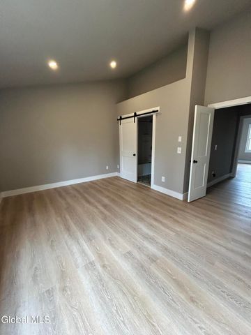 24 Minuteman Court, Halfmoon, NY 12065