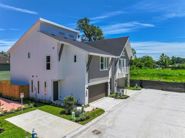 7608 Victory Reserve Street, Houston, TX 77088