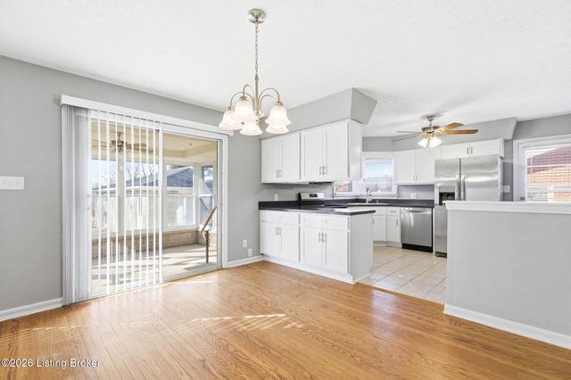 6210 Apex Dr, Louisville, KY 40219