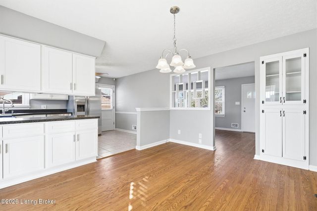 6210 Apex Dr, Louisville, KY 40219