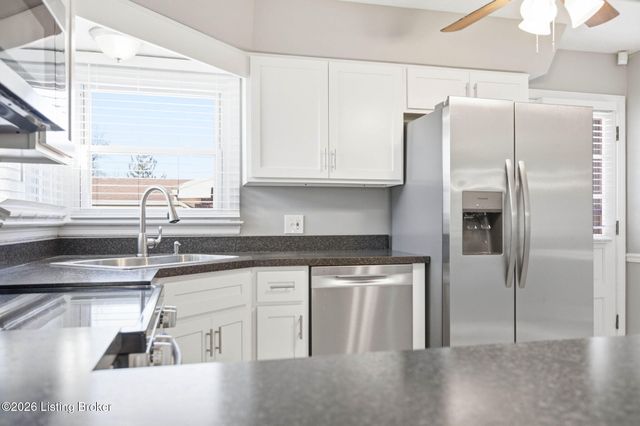 6210 Apex Dr, Louisville, KY 40219