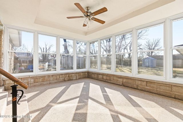 6210 Apex Dr, Louisville, KY 40219