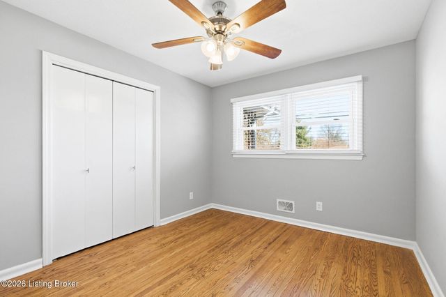 6210 Apex Dr, Louisville, KY 40219