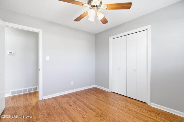 6210 Apex Dr, Louisville, KY 40219