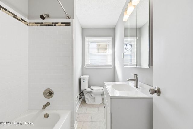 6210 Apex Dr, Louisville, KY 40219