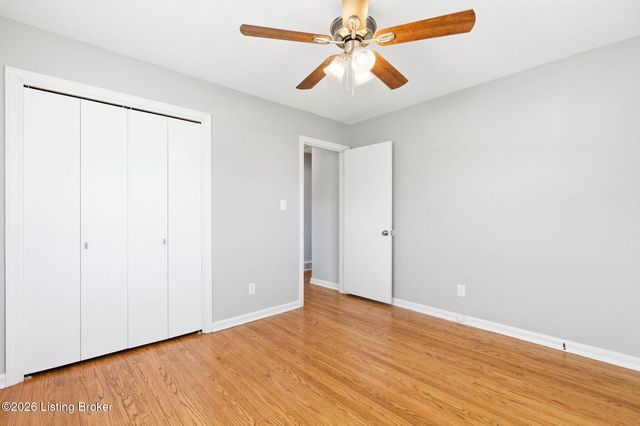 6210 Apex Dr, Louisville, KY 40219