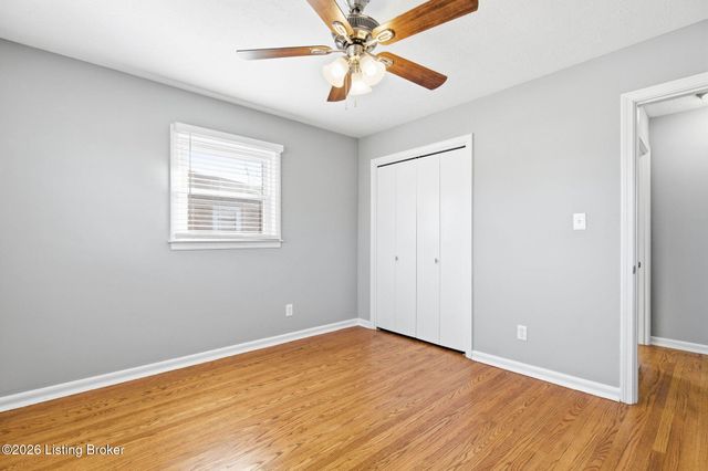 6210 Apex Dr, Louisville, KY 40219