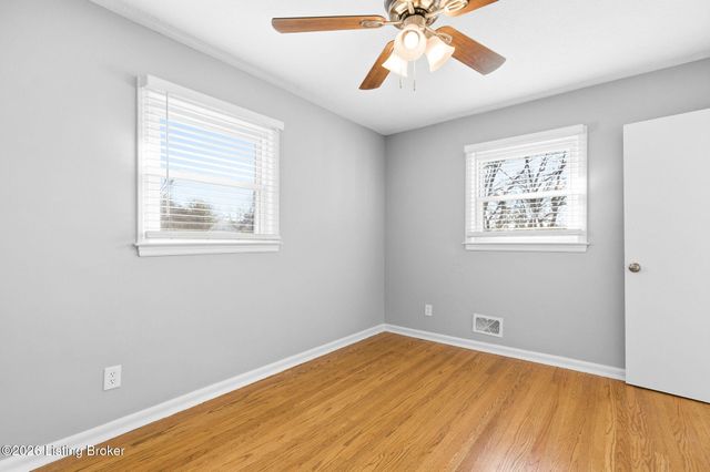 6210 Apex Dr, Louisville, KY 40219