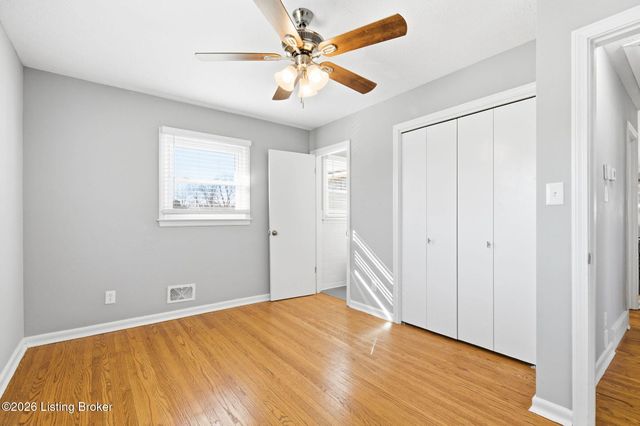 6210 Apex Dr, Louisville, KY 40219