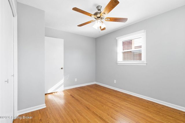 6210 Apex Dr, Louisville, KY 40219