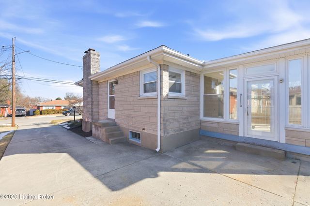 6210 Apex Dr, Louisville, KY 40219