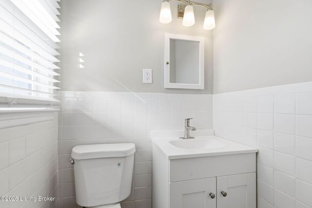 6210 Apex Dr, Louisville, KY 40219