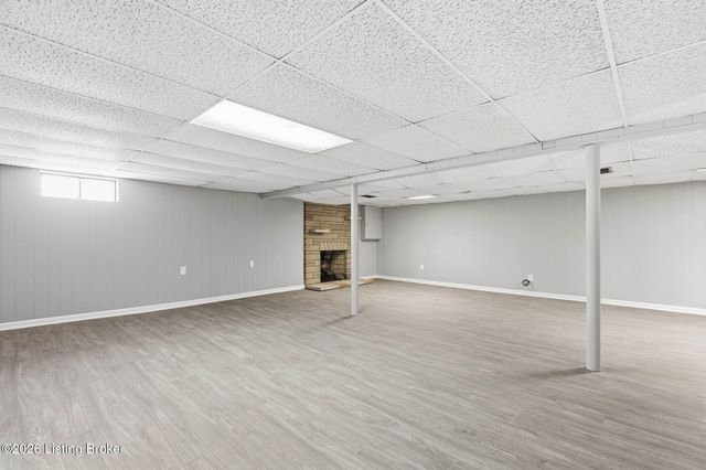 6210 Apex Dr, Louisville, KY 40219