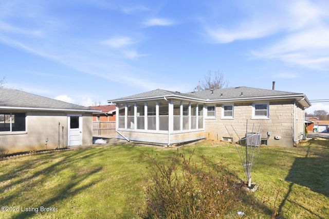 6210 Apex Dr, Louisville, KY 40219