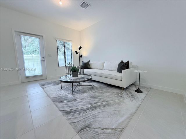 6007 Coralberry St, Haverhill, FL 33415