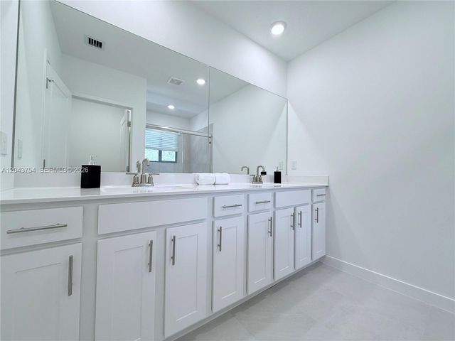 6007 Coralberry St, Haverhill, FL 33415