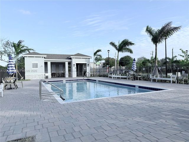 6007 Coralberry St, Haverhill, FL 33415