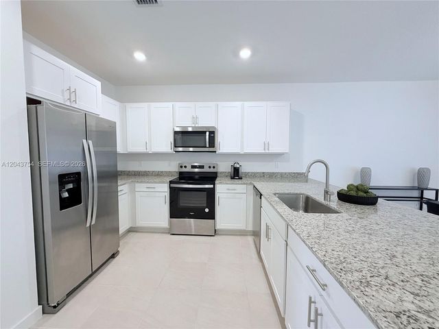 6007 Coralberry St, Haverhill, FL 33415