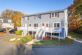120 Lewin 30, Fall River, MA 02720