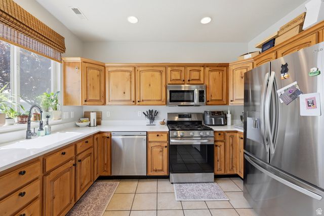 1113 W HAWORTH DR., North Salt Lake, UT 84054