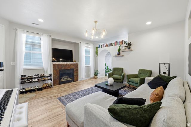 1113 W HAWORTH DR., North Salt Lake, UT 84054