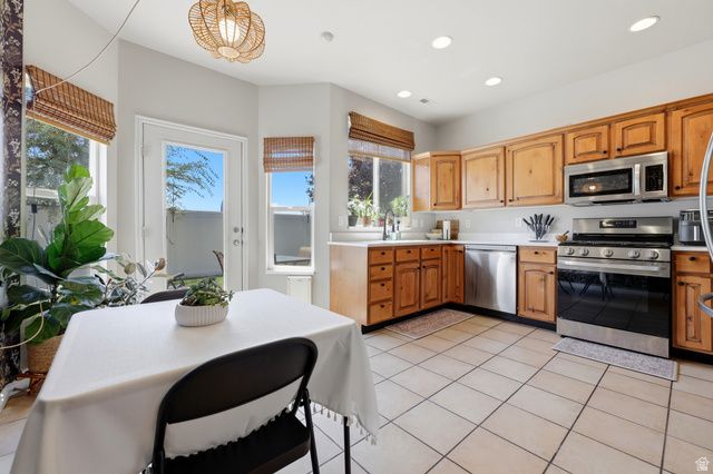 1113 W HAWORTH DR., North Salt Lake, UT 84054