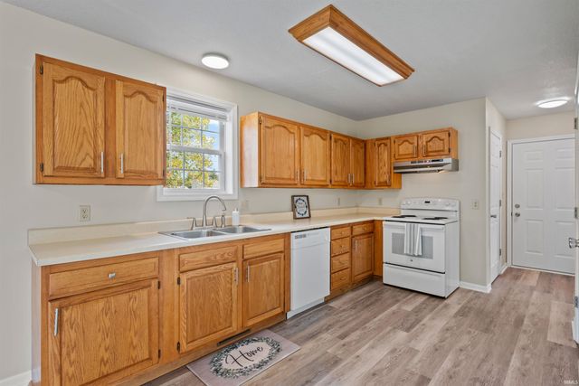 328 W Jefferson Street, Upland, IN 46911