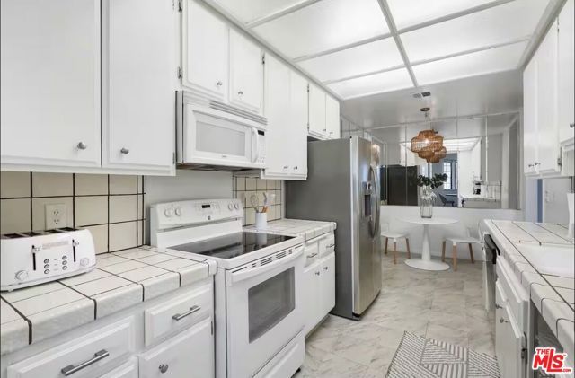 310 Tahiti Way 201, Marina Del Rey, CA 90292