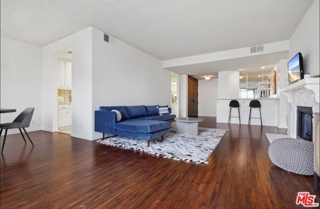310 Tahiti Way 201, Marina Del Rey, CA 90292