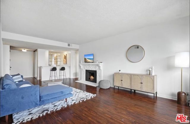 310 Tahiti Way 201, Marina Del Rey, CA 90292