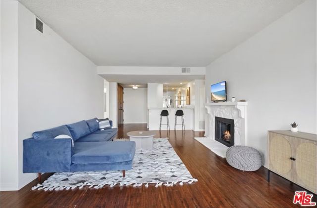310 Tahiti Way 201, Marina Del Rey, CA 90292