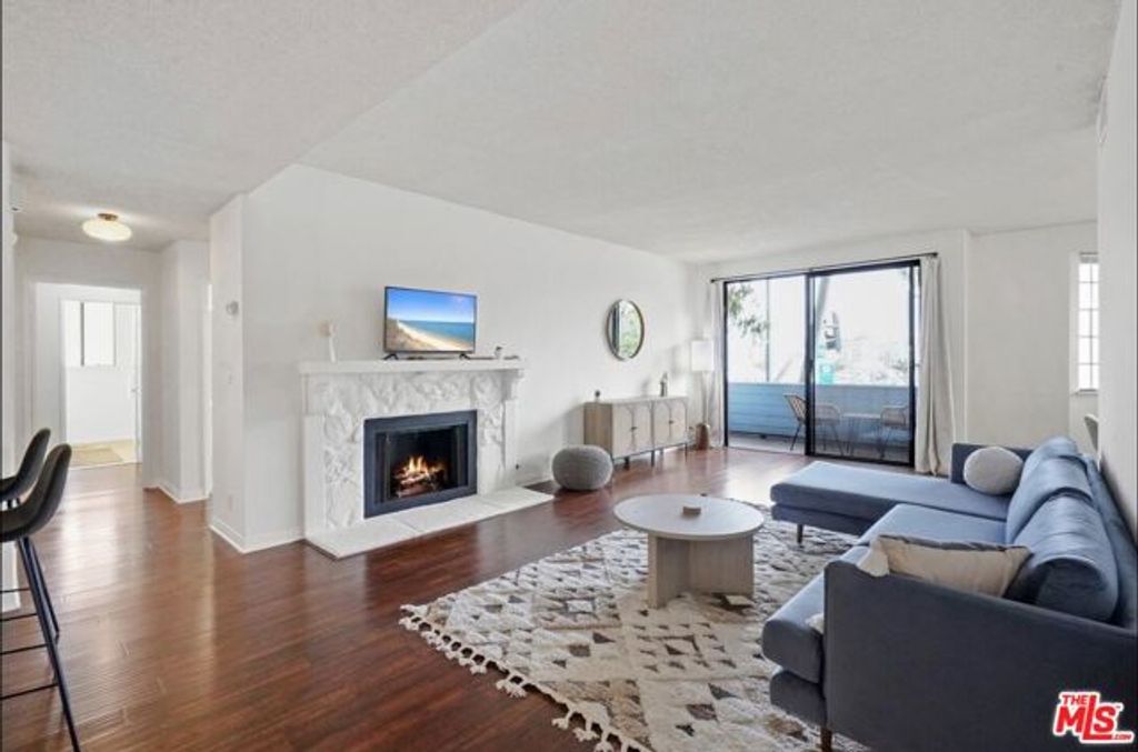 310 Tahiti Way 201, Marina Del Rey, CA 90292