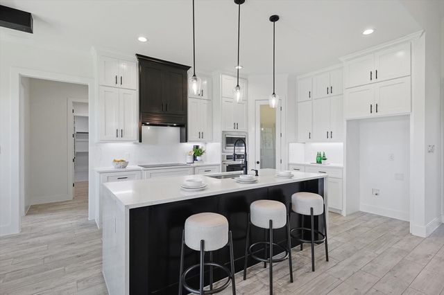 5009 Glenoaks Court, Weatherford, TX 76088