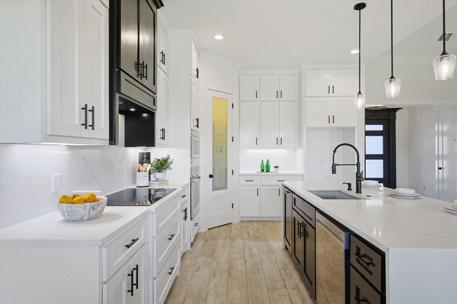 5009 Glenoaks Court, Weatherford, TX 76088