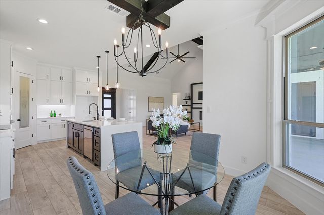 5009 Glenoaks Court, Weatherford, TX 76088