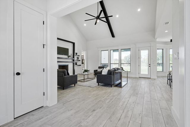 5009 Glenoaks Court, Weatherford, TX 76088