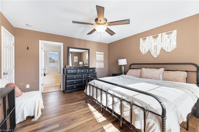 5621 Sycamore Glen Road, Greensboro, NC 27405