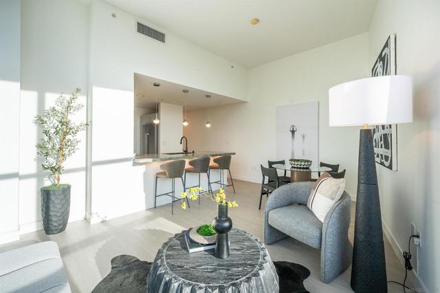 253 10Th Ave 1402, San Diego, CA 92101