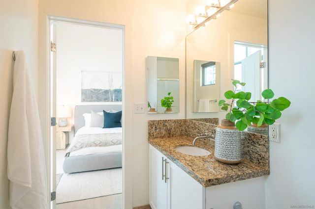 253 10Th Ave 1402, San Diego, CA 92101