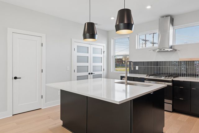 4D Trimble St, Nashville, TN 37210