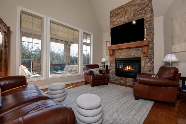 1639 E Oak Creek Street, Springfield, MO 65804