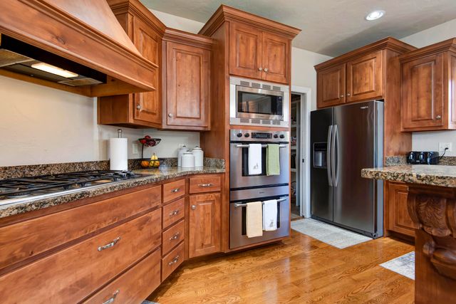 1639 E Oak Creek Street, Springfield, MO 65804