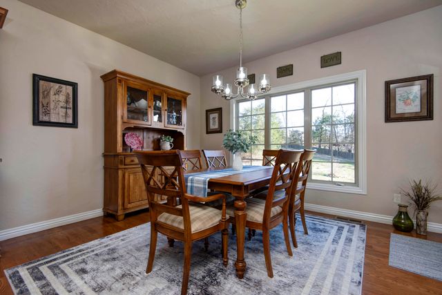 1639 E Oak Creek Street, Springfield, MO 65804