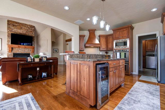 1639 E Oak Creek Street, Springfield, MO 65804